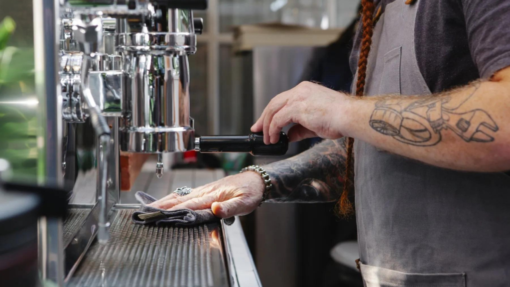 Razones Para Mantener La Limpieza De Una Cafetera De Bar Karafecoffee